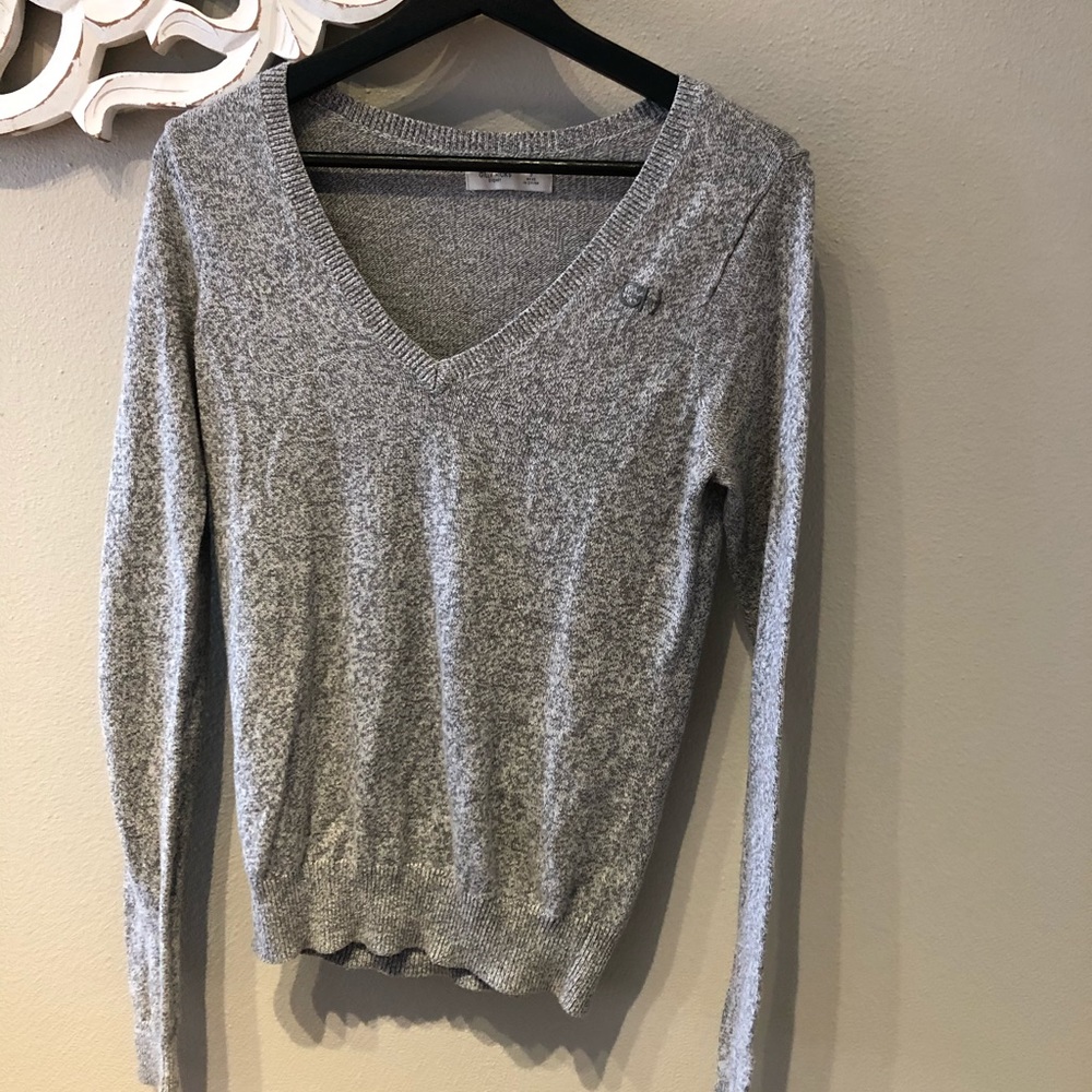 Gilly Hicks sweater